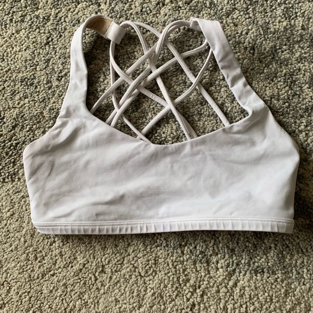 Lululemon White Free to Be Bra Size 4